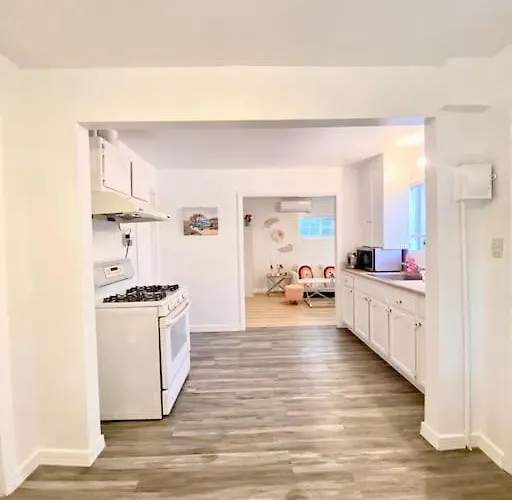 Pink Cozy House 2 Bedrooms