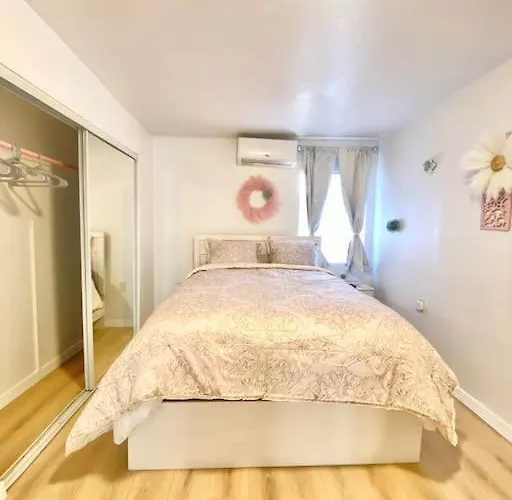 Pink Cozy House 2 Bedrooms