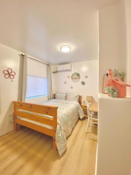 Pink Cozy House 2 Bedrooms