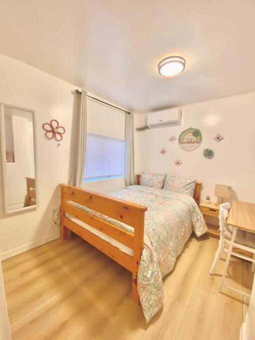 Pink Cozy House 2 Bedrooms Holiday home Rosemead