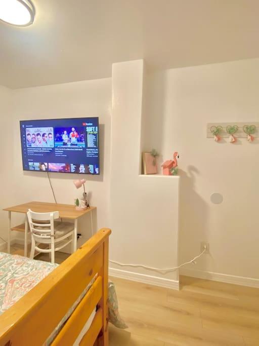 Pink Cozy House 2 Bedrooms * Rosemead