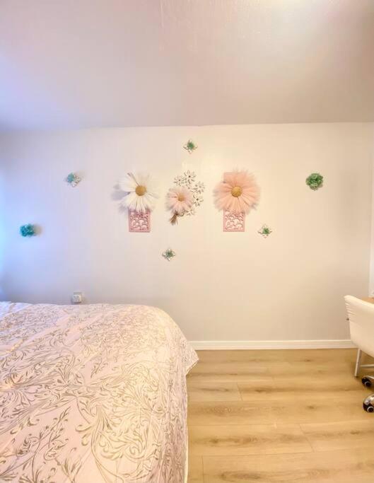 Pink Cozy House 2 Bedrooms Holiday home *