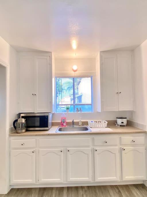 Pink Cozy House 2 Bedrooms Holiday home Rosemead