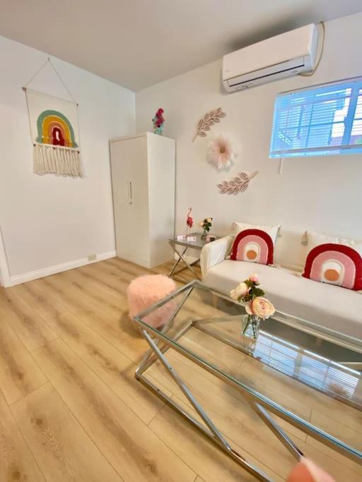 Pink Cozy House 2 Bedrooms