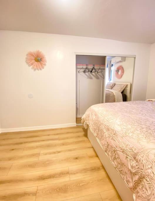 Pink Cozy House 2 Bedrooms