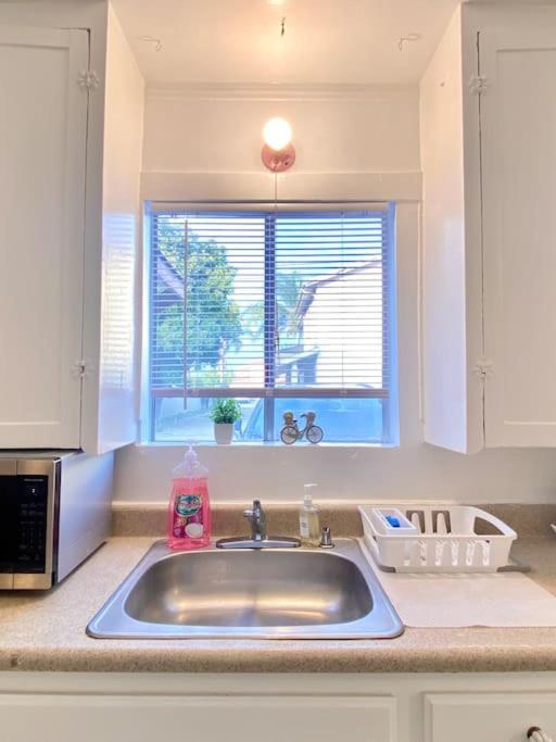 Pink Cozy House 2 Bedrooms Holiday home Rosemead