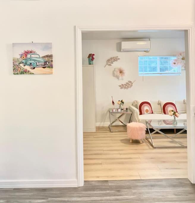 Pink Cozy House 2 Bedrooms