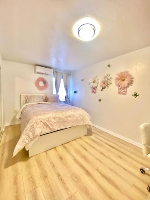 Pink Cozy House 2 Bedrooms