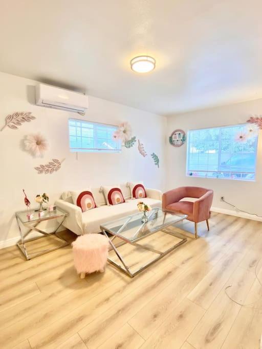Pink Cozy House 2 Bedrooms Rosemead